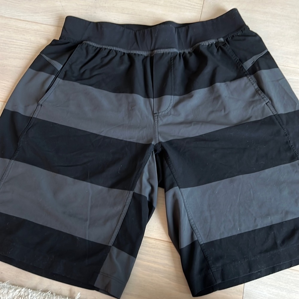 Lululemon black and grey shorts